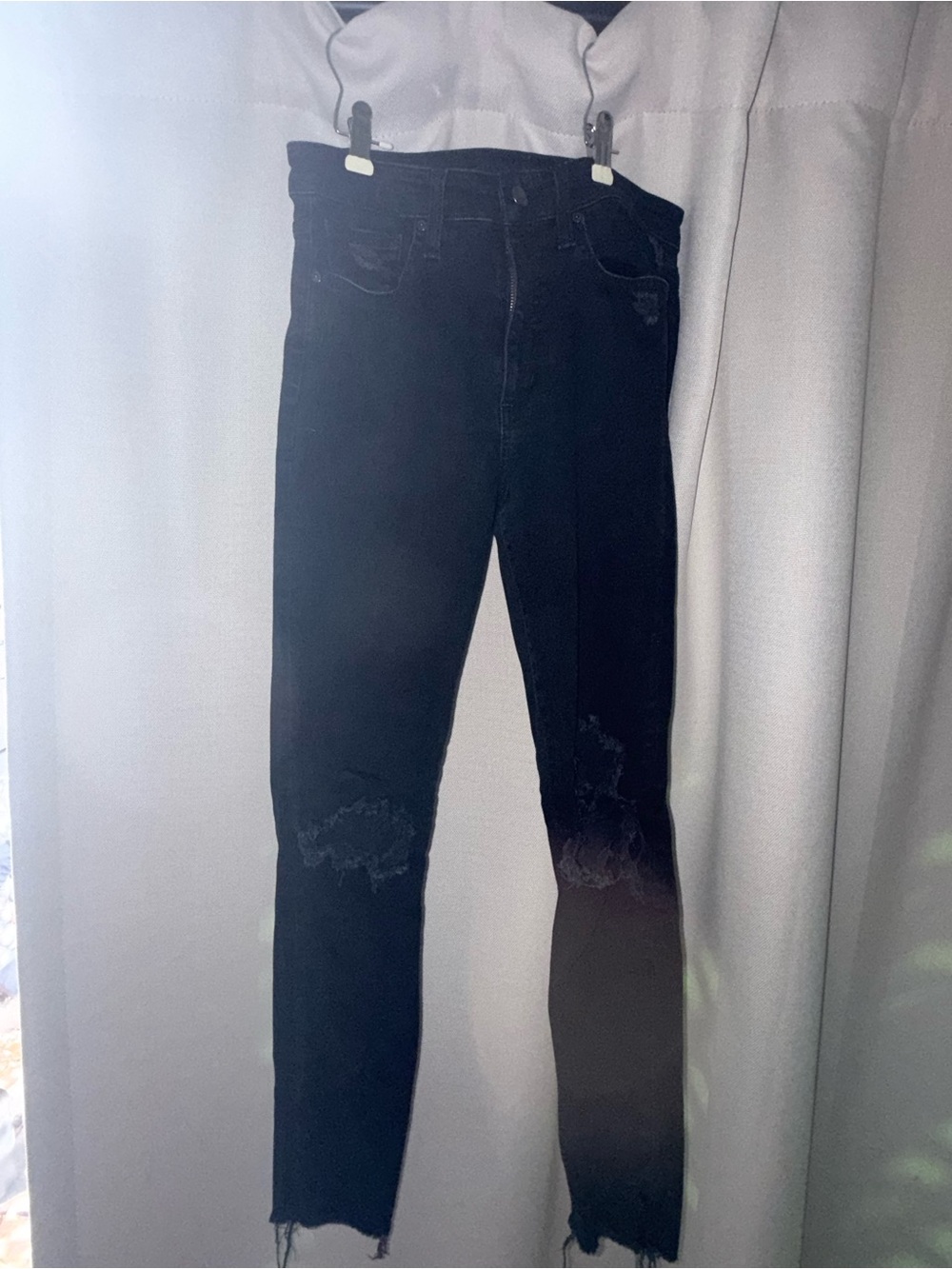 Women’s Black Distressed Slim Jeans